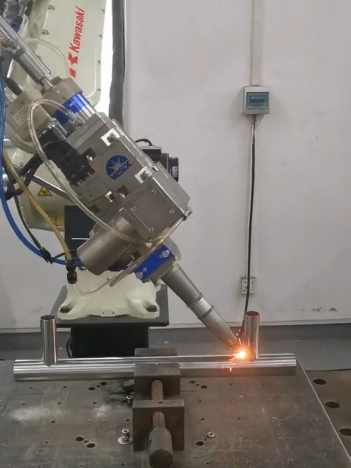 不銹鋼鋼管激光焊接機 精密制造的核心動力